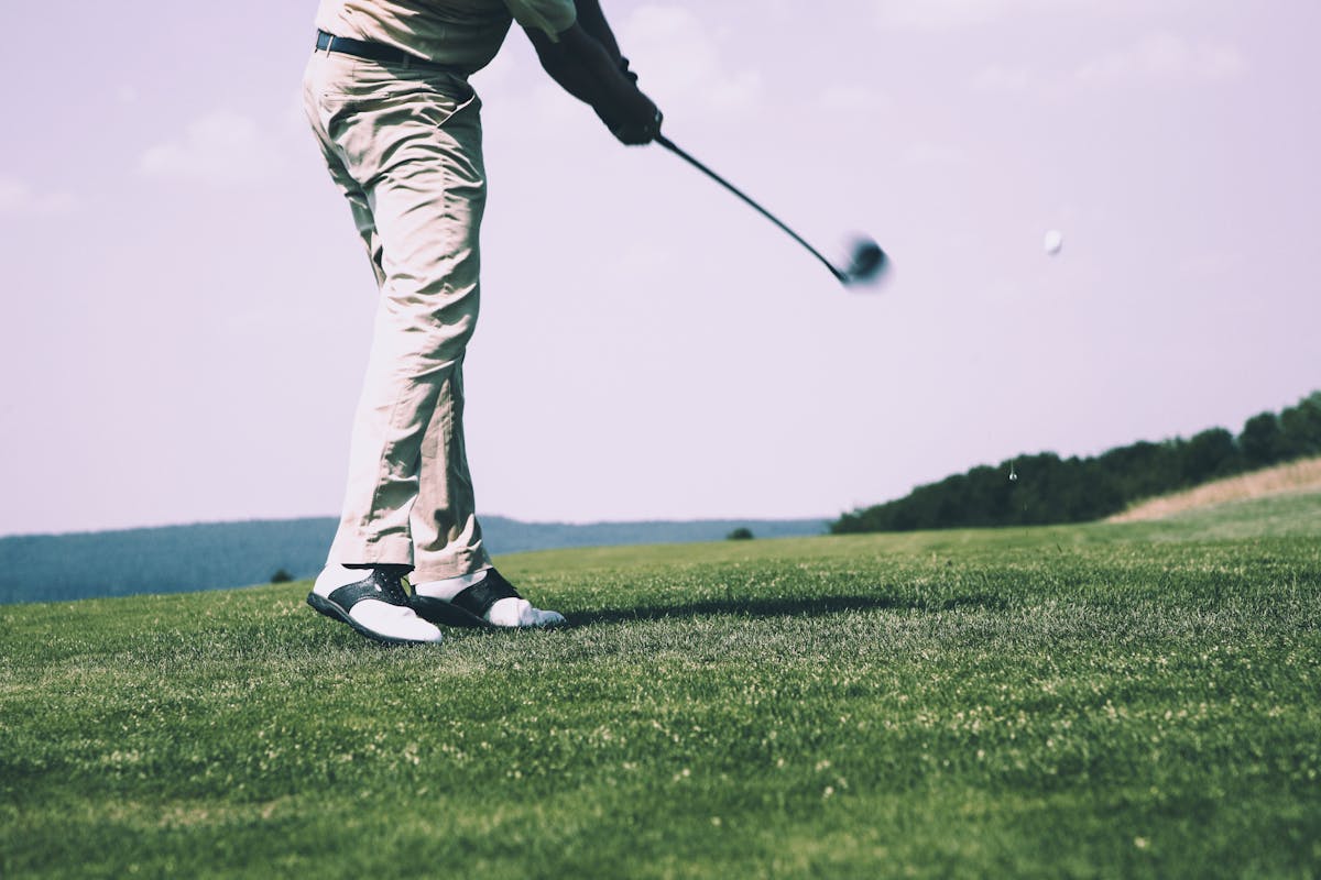 Do Golf Tees Actually Affect Distance? The Science Behind Low-Friction Launch
